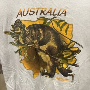 Australia t-shirt size XL in GUC